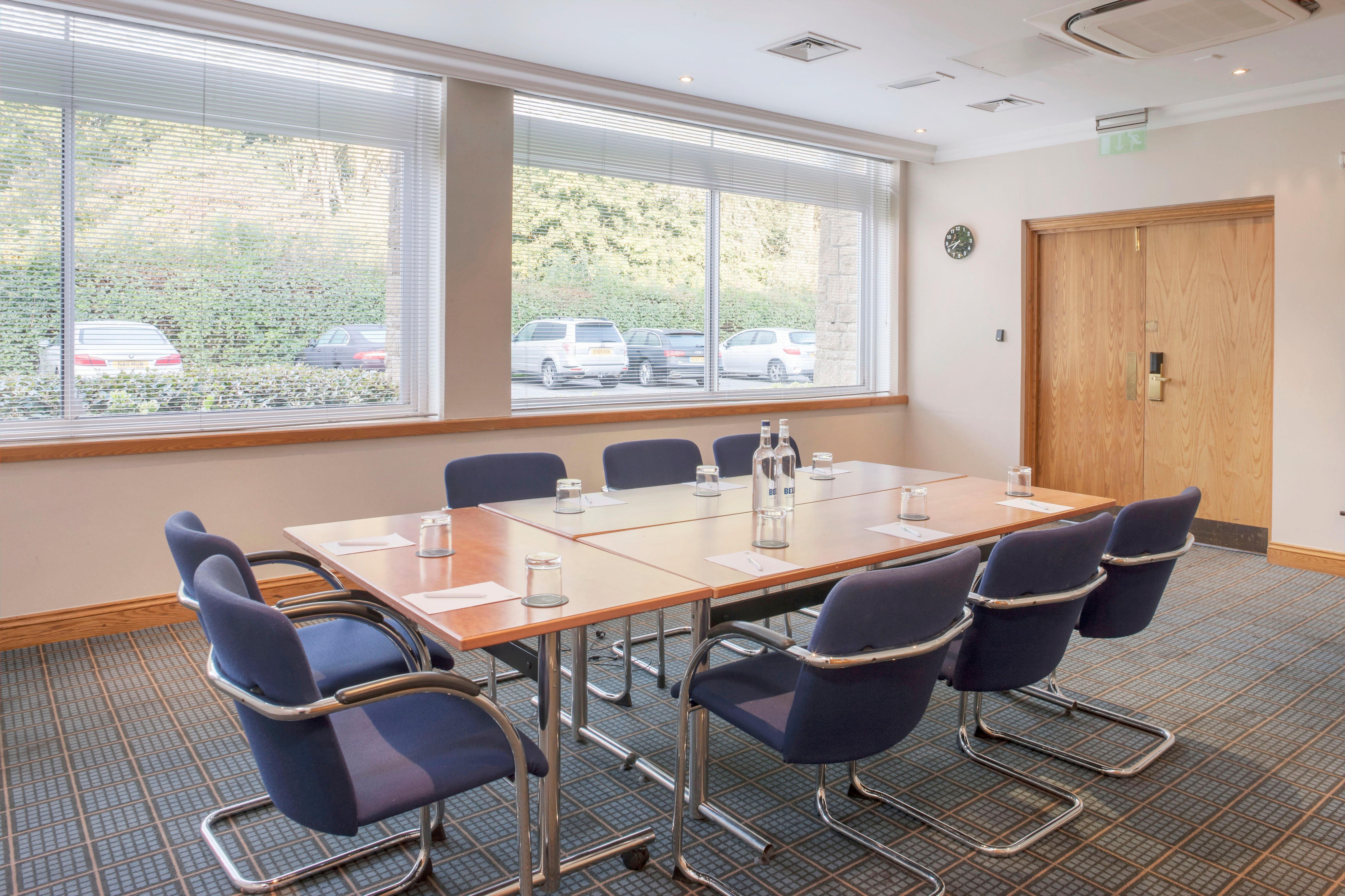 Holiday Inn Swindon By Ihg Bagian luar foto