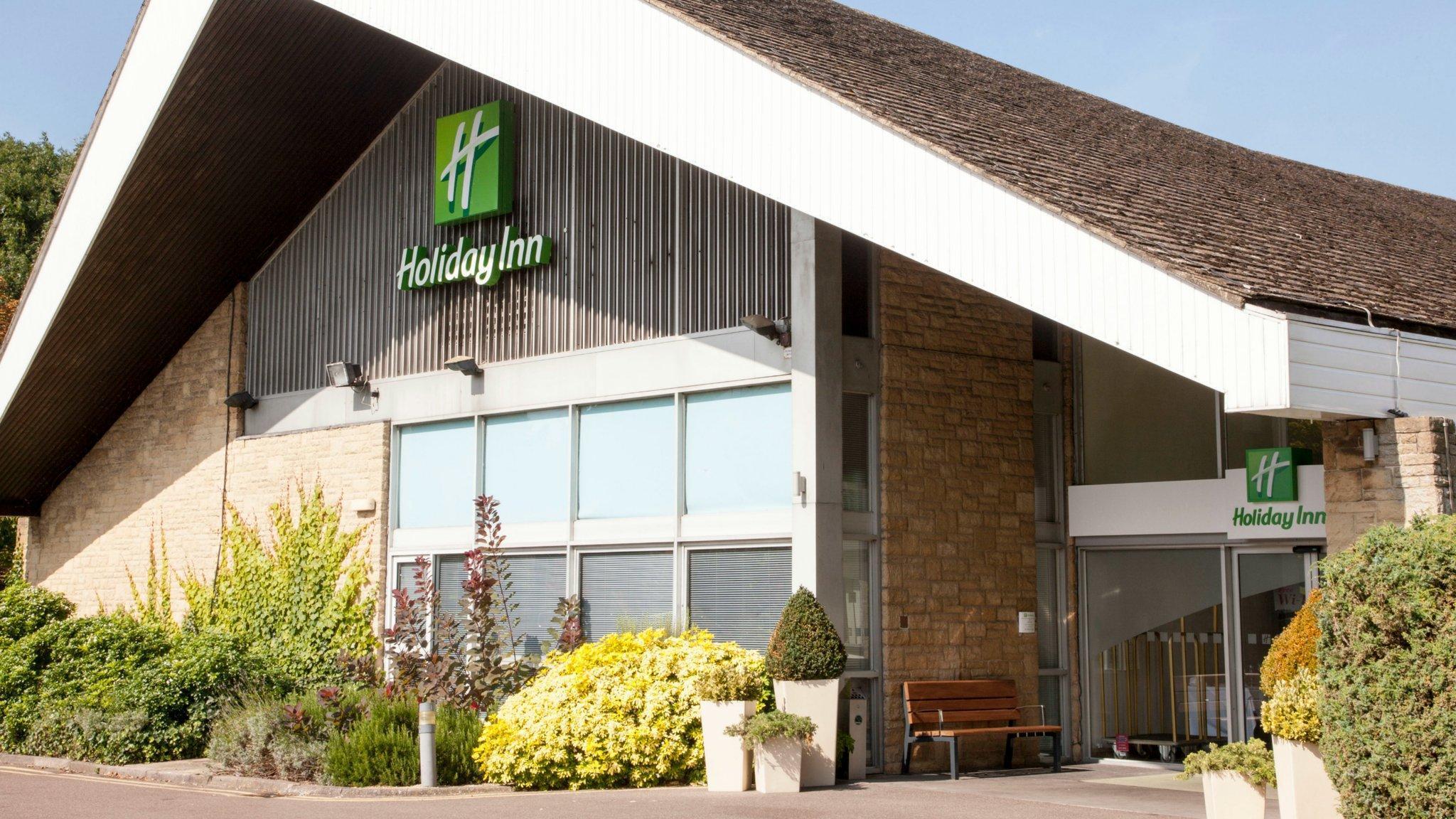 Holiday Inn Swindon By Ihg Bagian luar foto