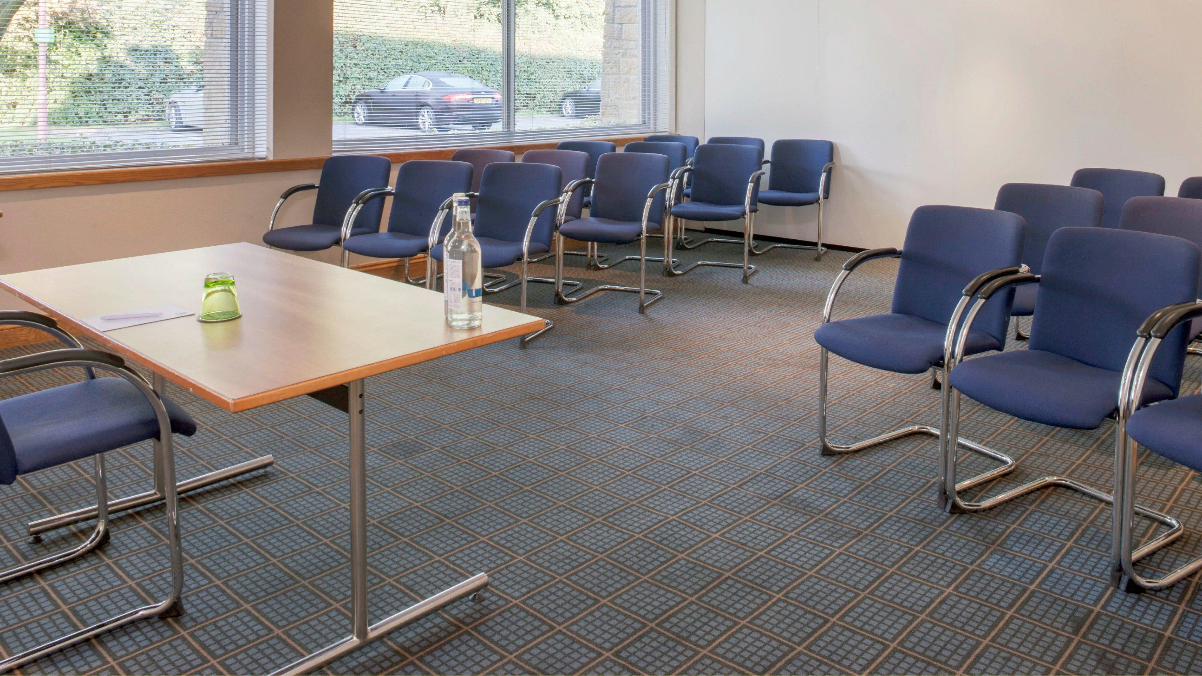 Holiday Inn Swindon By Ihg Bagian luar foto