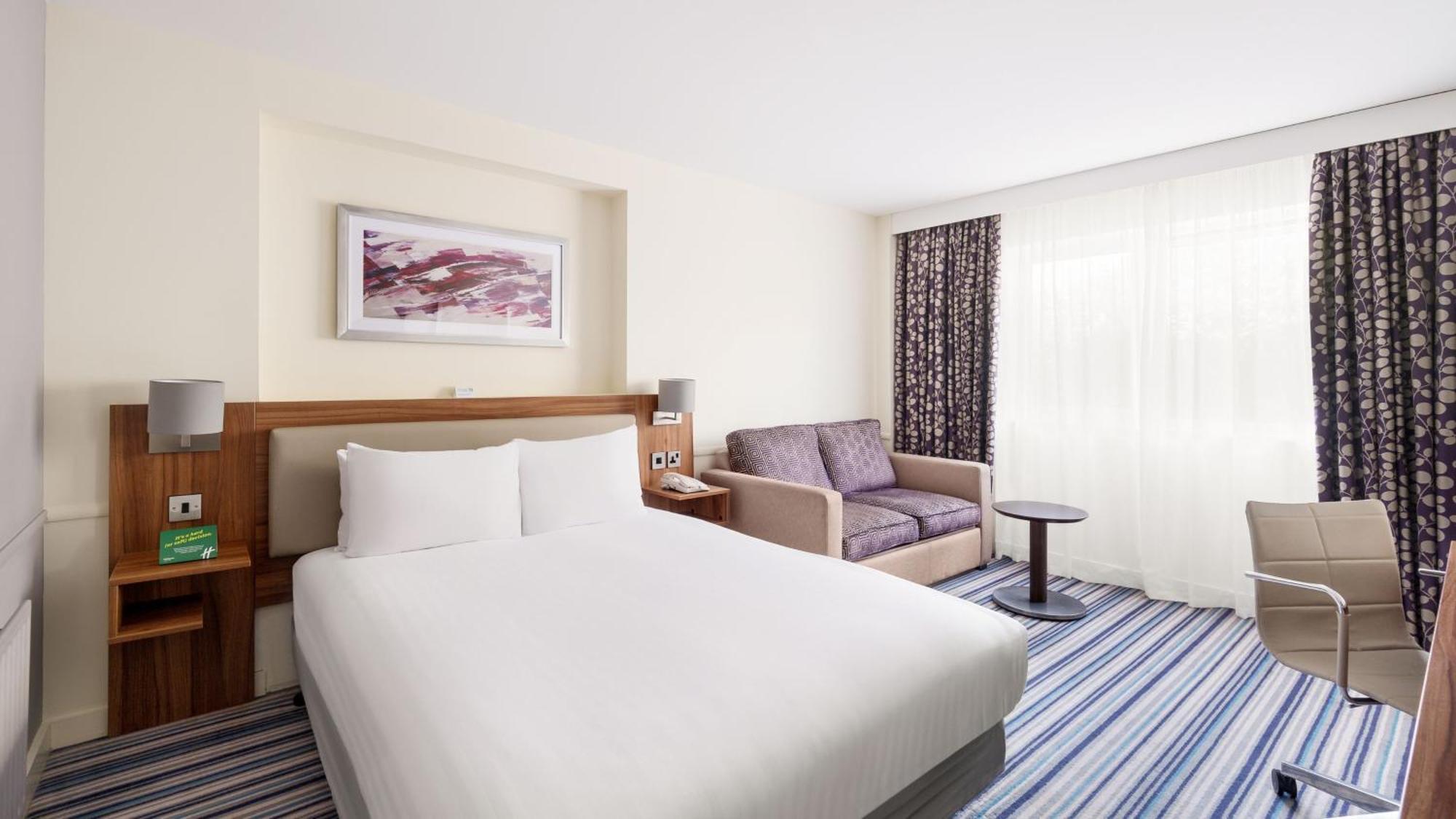 Holiday Inn Swindon By Ihg Bagian luar foto