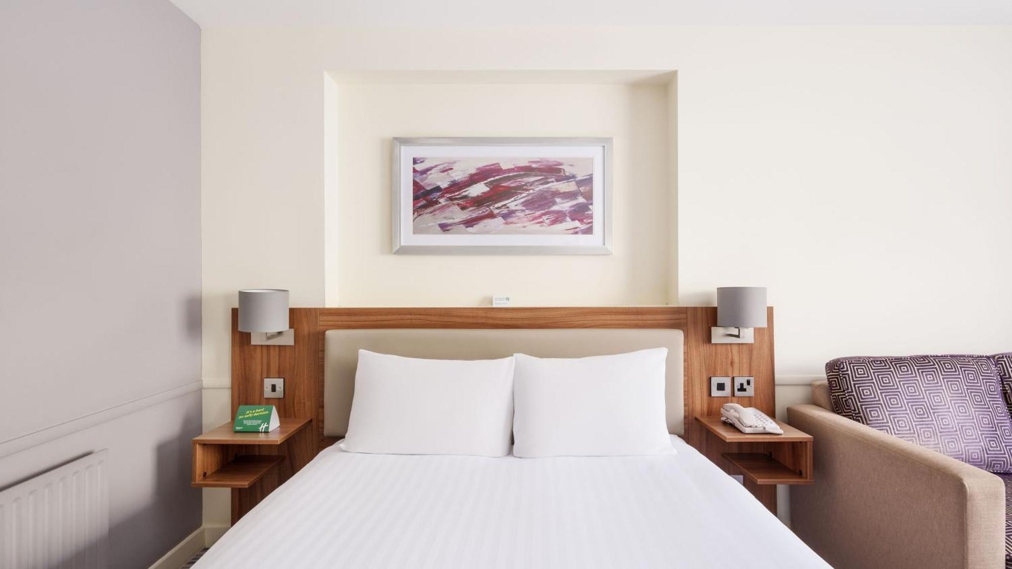 Holiday Inn Swindon By Ihg Bagian luar foto