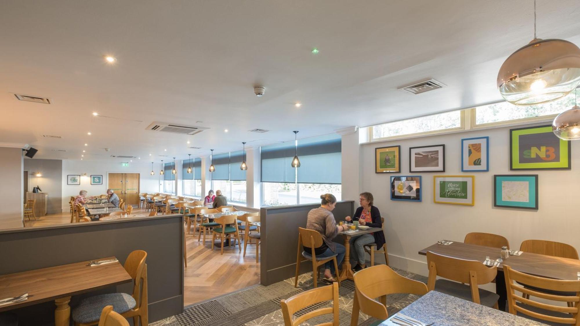 Holiday Inn Swindon By Ihg Bagian luar foto